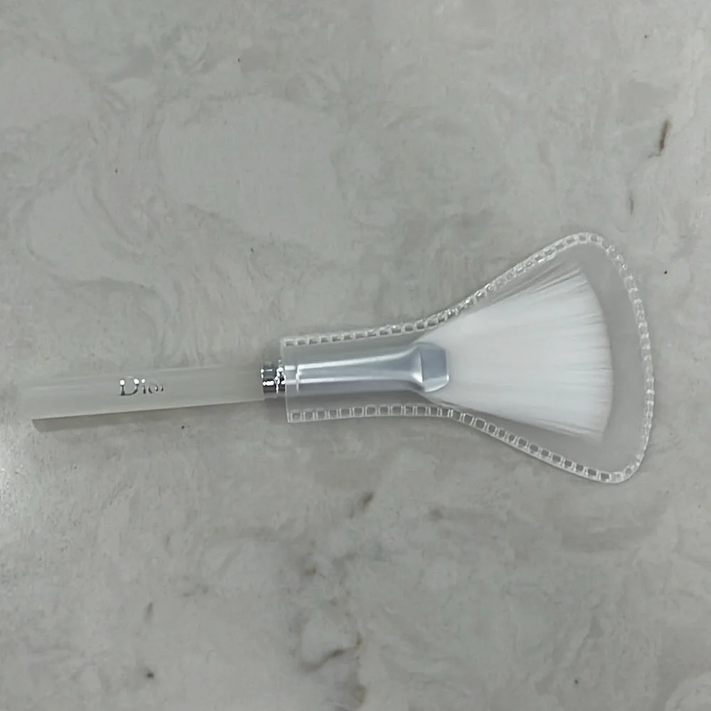 Dior Capture Totale Mini Travel Brush Skin Care